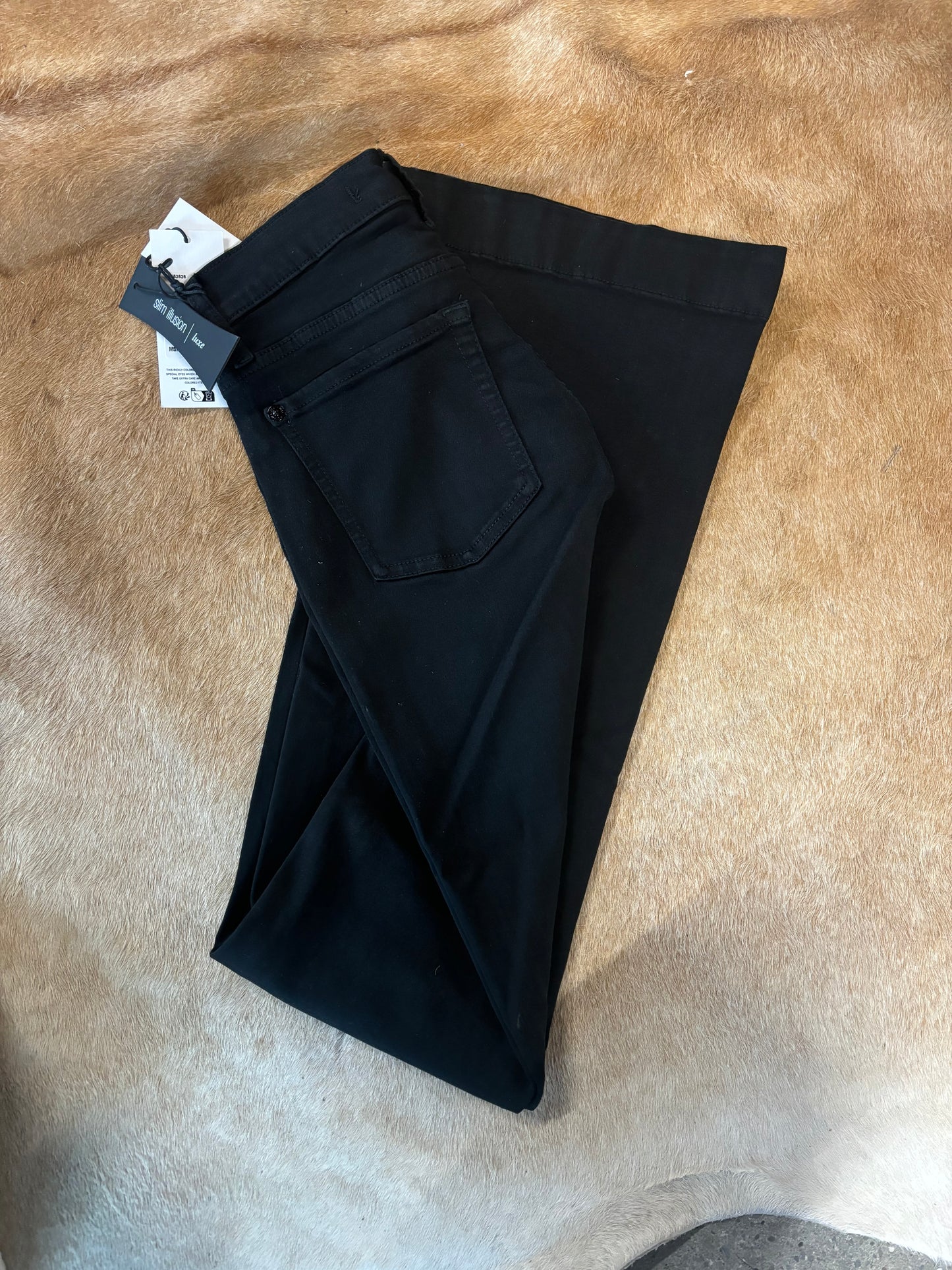 7FAMK DOJO- the black tie- tailorless